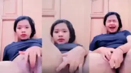 Putri Fatikah Ngangkang di Kamar Colmek Video by PornOne